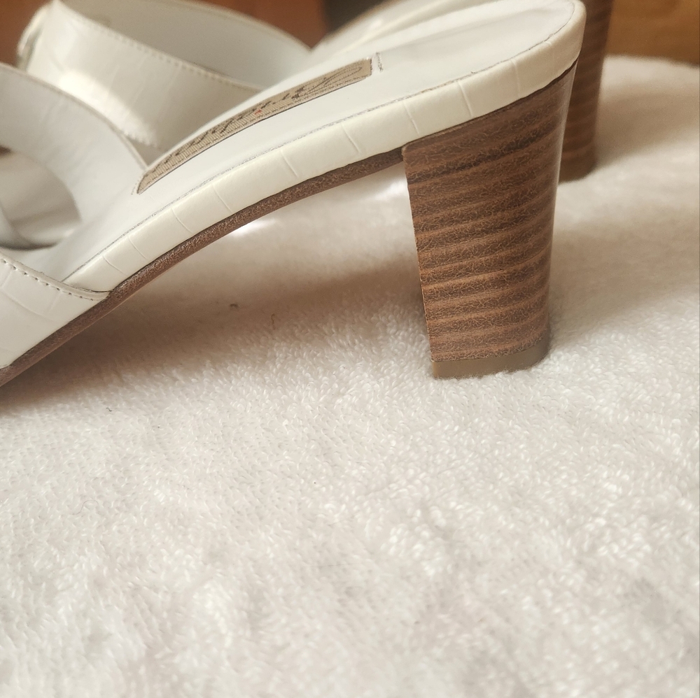 Brighton Women's White Heeled Sandals- Womens Size 8M- Made In Italy - Picture 8 of 11